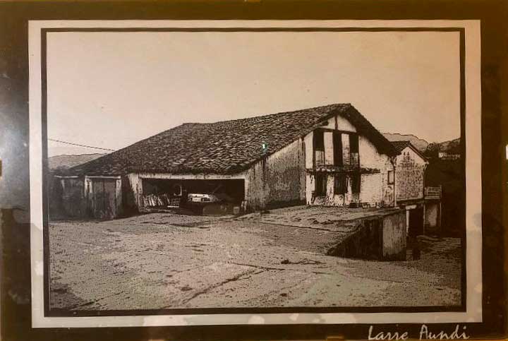 Caserío Larre Aundi 2004